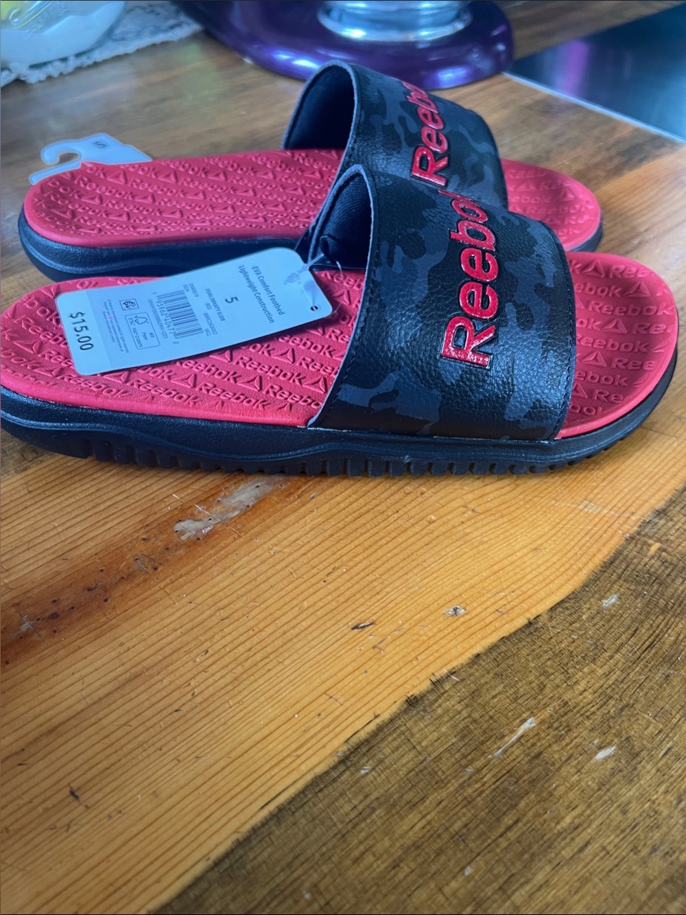 Reebok Red & Black Camo Kids' Slide Sandals size 5 - Picture 3 of 8